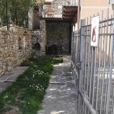 Bed & Breakfast La Tana *